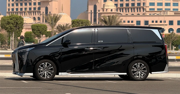 GAC M8 spacious luxury limousine Abu dhabi