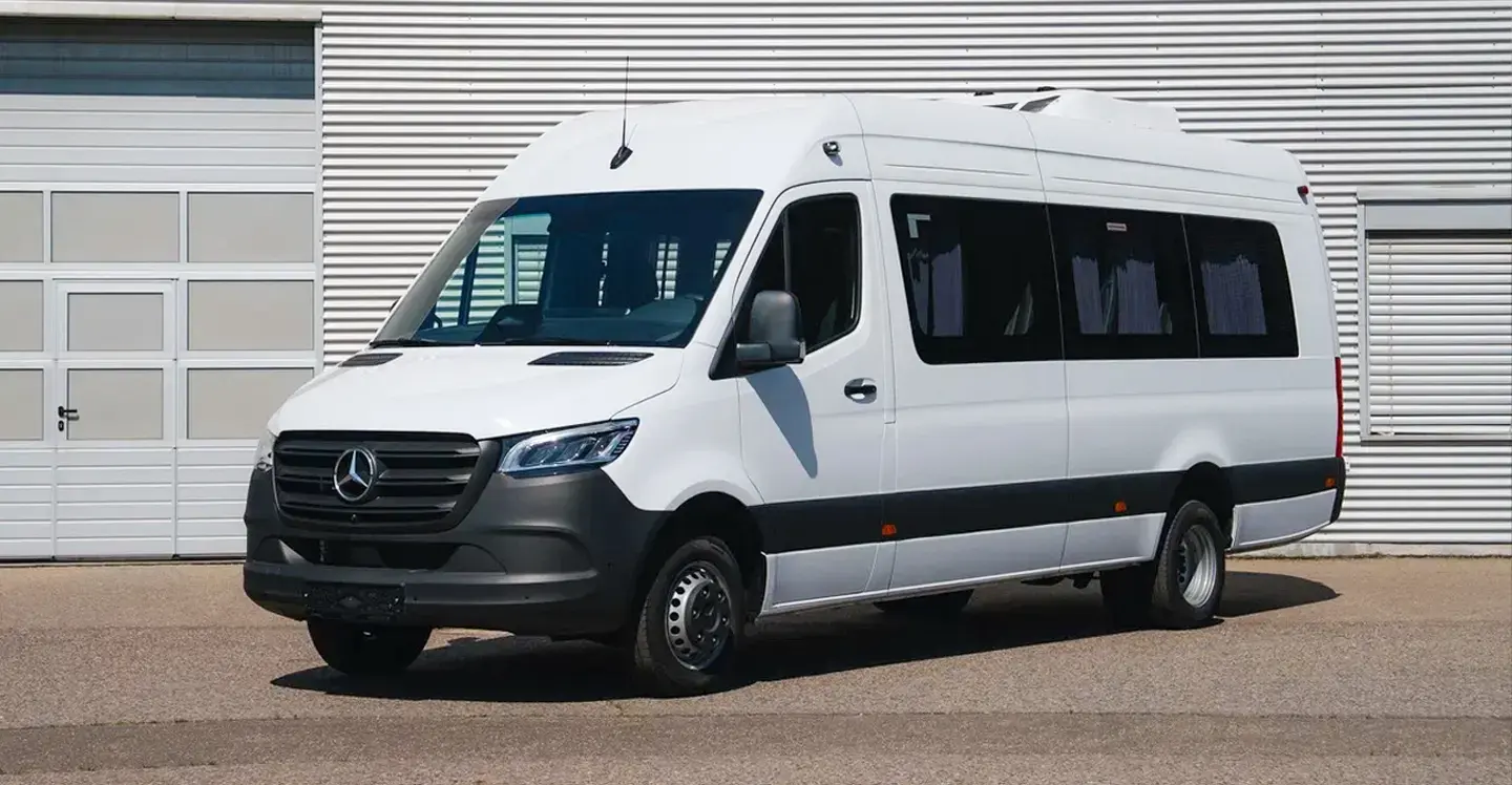 Mercedes Benz Sprinter copy.jpg (1)